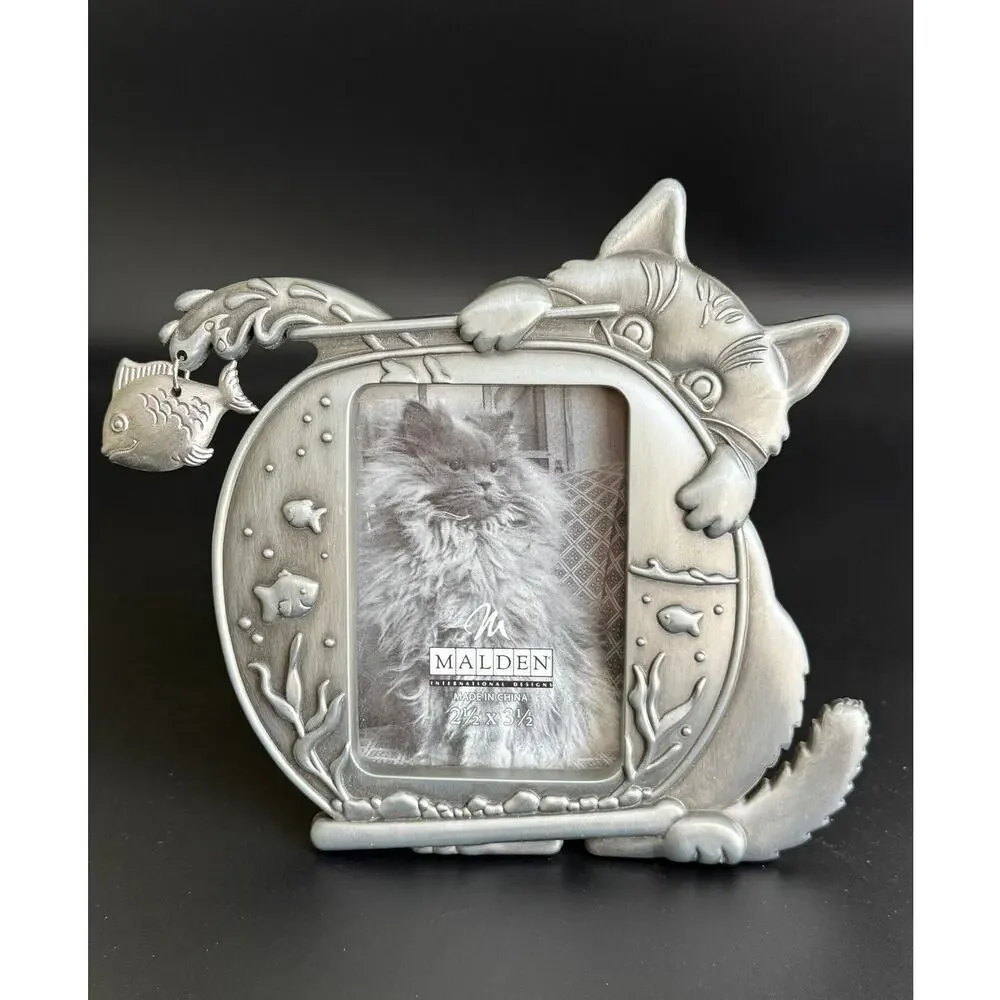 Vintage Cat Photo Frame 2.5